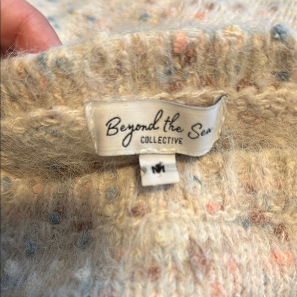 Beyond the Sea Cropped Popcorn Sweater With Volume Sleeves - Picture 3 of 6